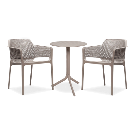 brązowy zestaw dwóch foteli i stolika ogrodowego