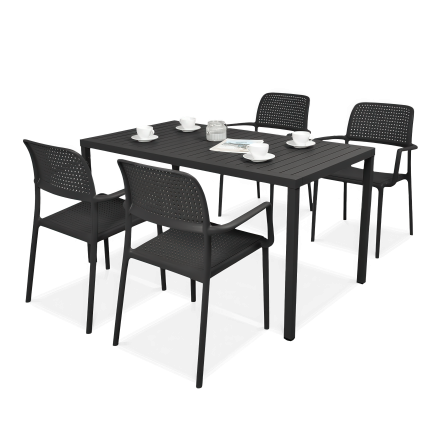 czarny komplet krzeseł i stołu do ogrodu