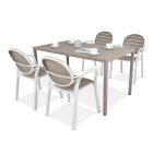 cztery krzesła i stół ogrodowy w kolorze brązowym i białym