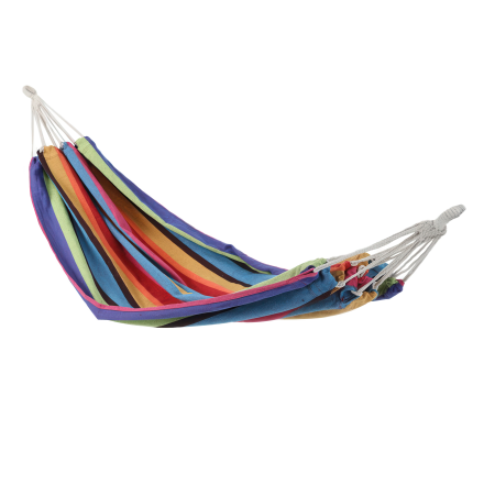 wiszący hamak zanzibar na tle plaży