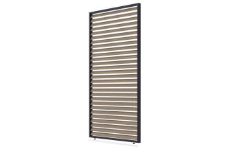 szeroki na 1.3 metra panel żaluzjowy w kolorze woodgrain z czarną ramą przeznaczony do pergol z serii elegance, deluxe, fusion marki gutroof