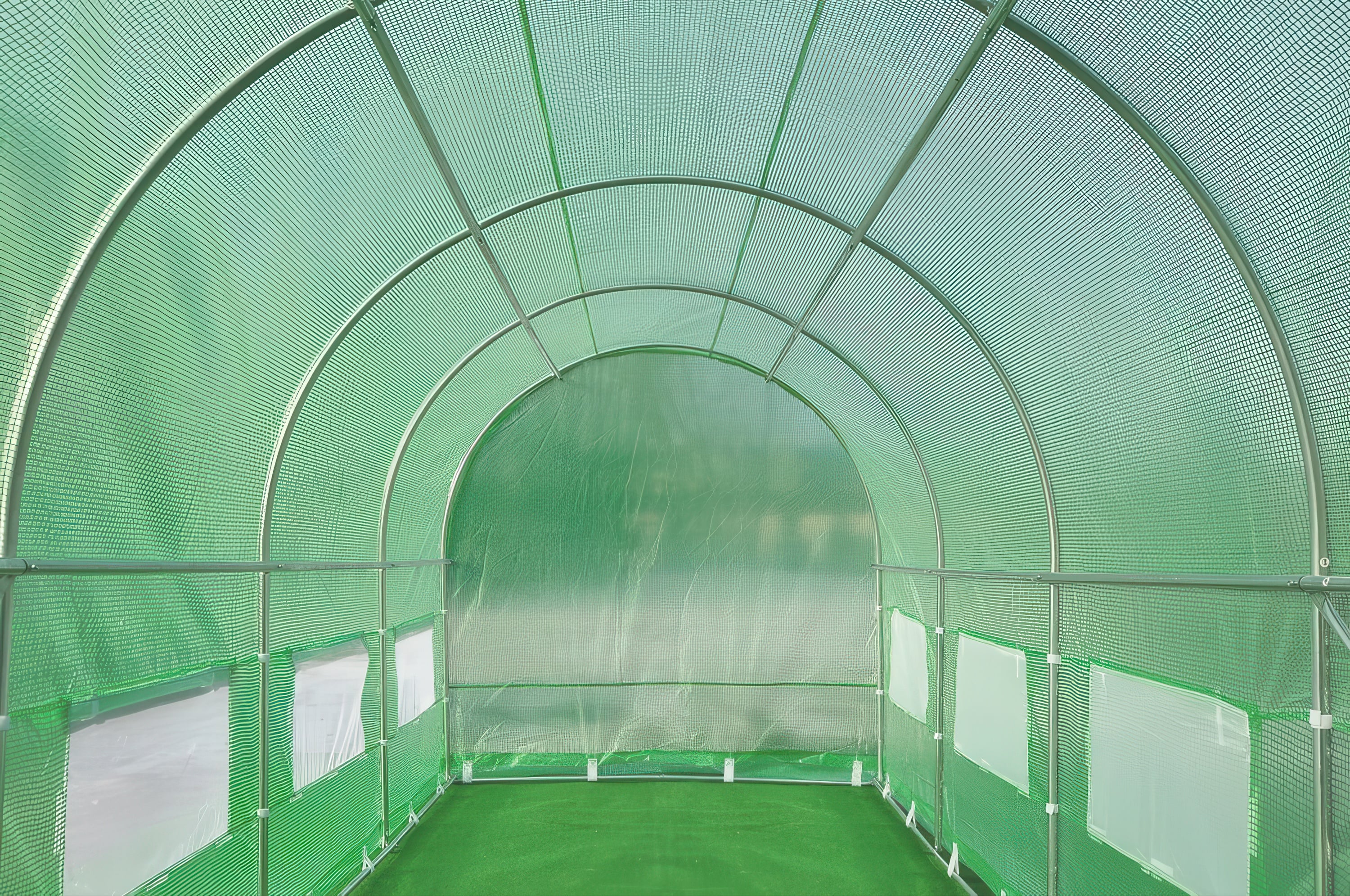Wnętrze tunelu ogrodowego od Cultivo w kolorze zielonym