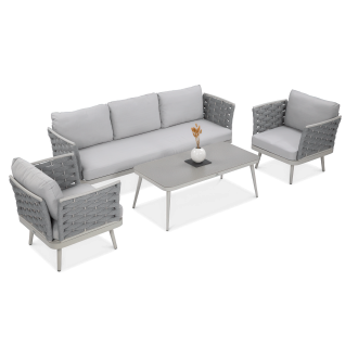 aranżacja kompletu mebli ogrodowych marinel light grey wraz z dwoma fotelami, sofą oraz stolikiem w kolorze szarym