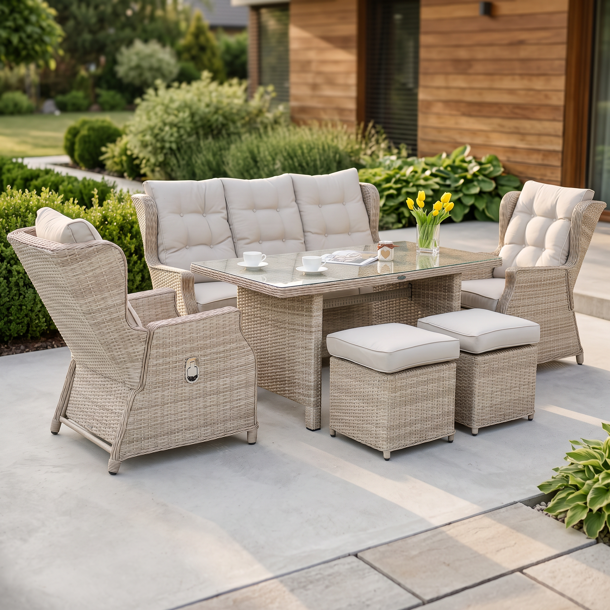 Meble technorattanowe BALTIMORE DINING + PUFY Beige — aranżacja