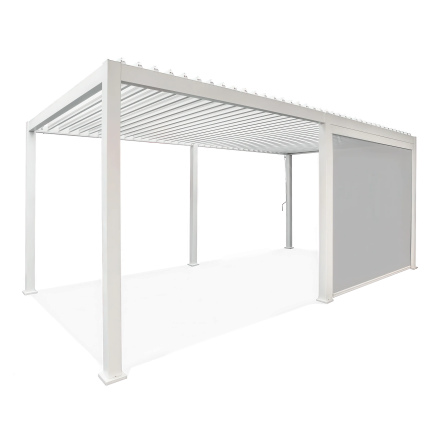 Biała pergola Gutroof z zamontowaną opuszczaną roletą Premium White 3m na czarnym tle