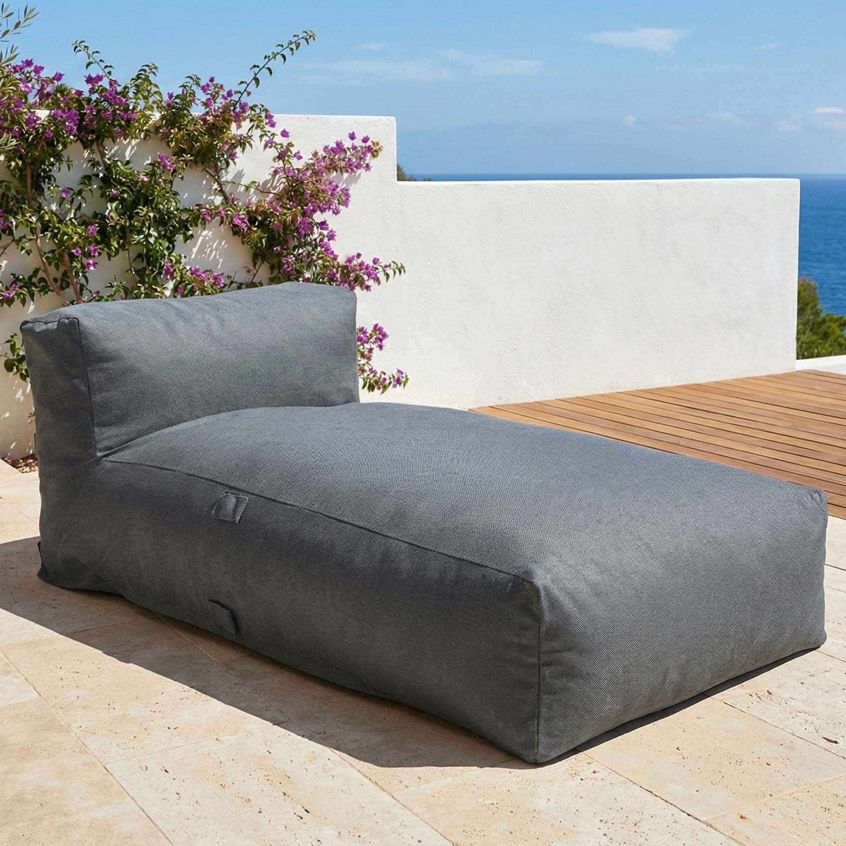 Modułowy szezlong outdoor w nowoczesnej aranżacji tarasowej
