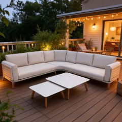 Elegancka aranżacja narożnego zestawu mebli Radisson Caffe na drewnianym tarasie wieczorem z dekoracyjnym oświetleniem