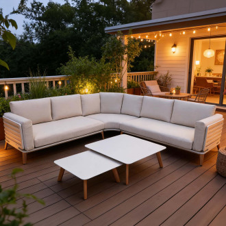 Elegancka aranżacja narożnego zestawu mebli Radisson Caffe na drewnianym tarasie wieczorem z dekoracyjnym oświetleniem