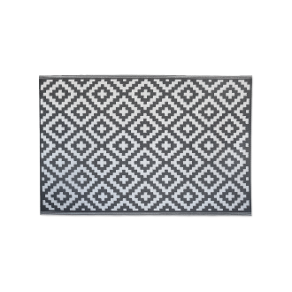 szary wzorzysty dywan na taras