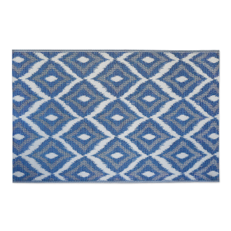 niebieski dywan ogrodowy