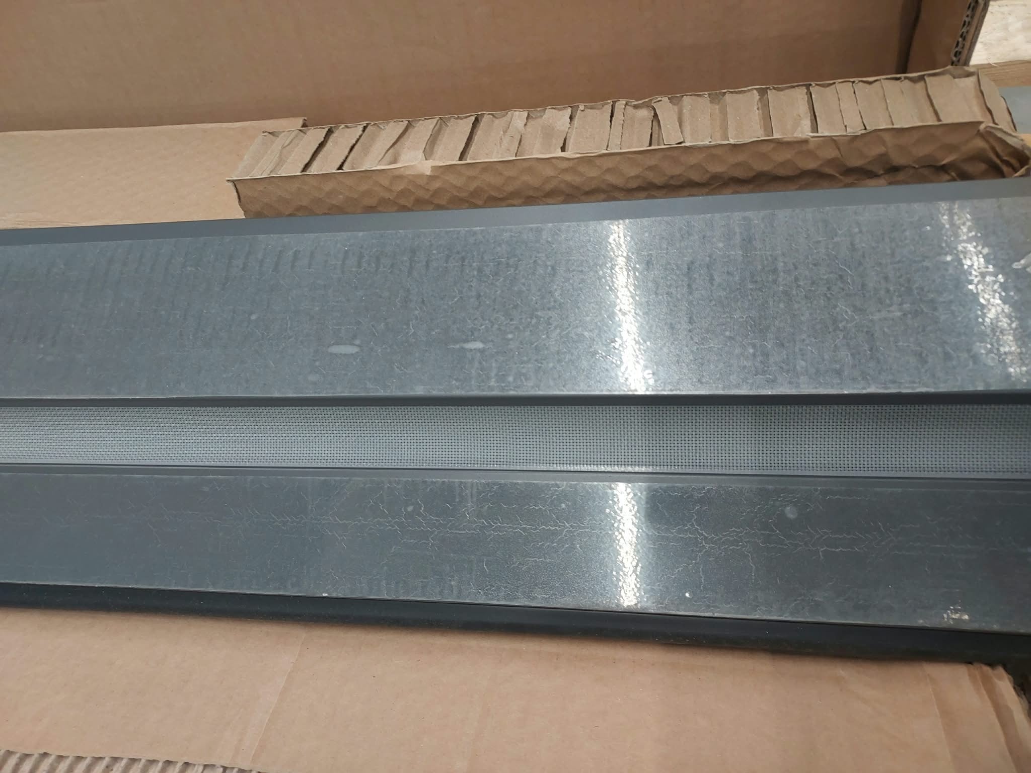 OUTLET Elektryczna roleta opuszczana do pergoli ELEGANCE/DELUXE/FUSION 4m Anthracite - Gutroof – zdjęcie egzemplarza