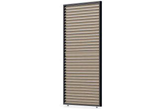 Bok panelu do ochrony przed światłem słonecznym składającego się z poziomych regulowanych lamel, panel w kolorze woodgrain i szerokości 1.3metra