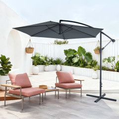 Parasol boczny SAMBA 3m Dark Grey Bjørkka zacienia patio z sofą i fotelem z różową tapicerką