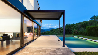 Pergola tarasowa nad basenem Premium Wall 3x3 Gutroof