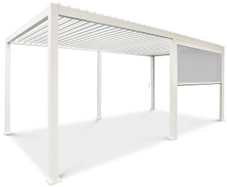 Biała roleta do pergoli opuszczana Premium White 4m Gutroof zamontowana na aluminiowej pergoli tarasowej