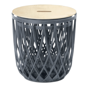 zestaw stolików kawowych w kształcie koszy z drewnianymi blatami