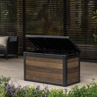 Skrzynia ogrodowa Deco Dec Box 380L walnut otwarta na nowoczesnym tarasie przy domu
