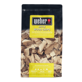 czarny worek z drewienkami do wędzenia jabłoń