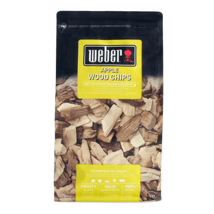 czarny worek z drewienkami do wędzenia jabłoń