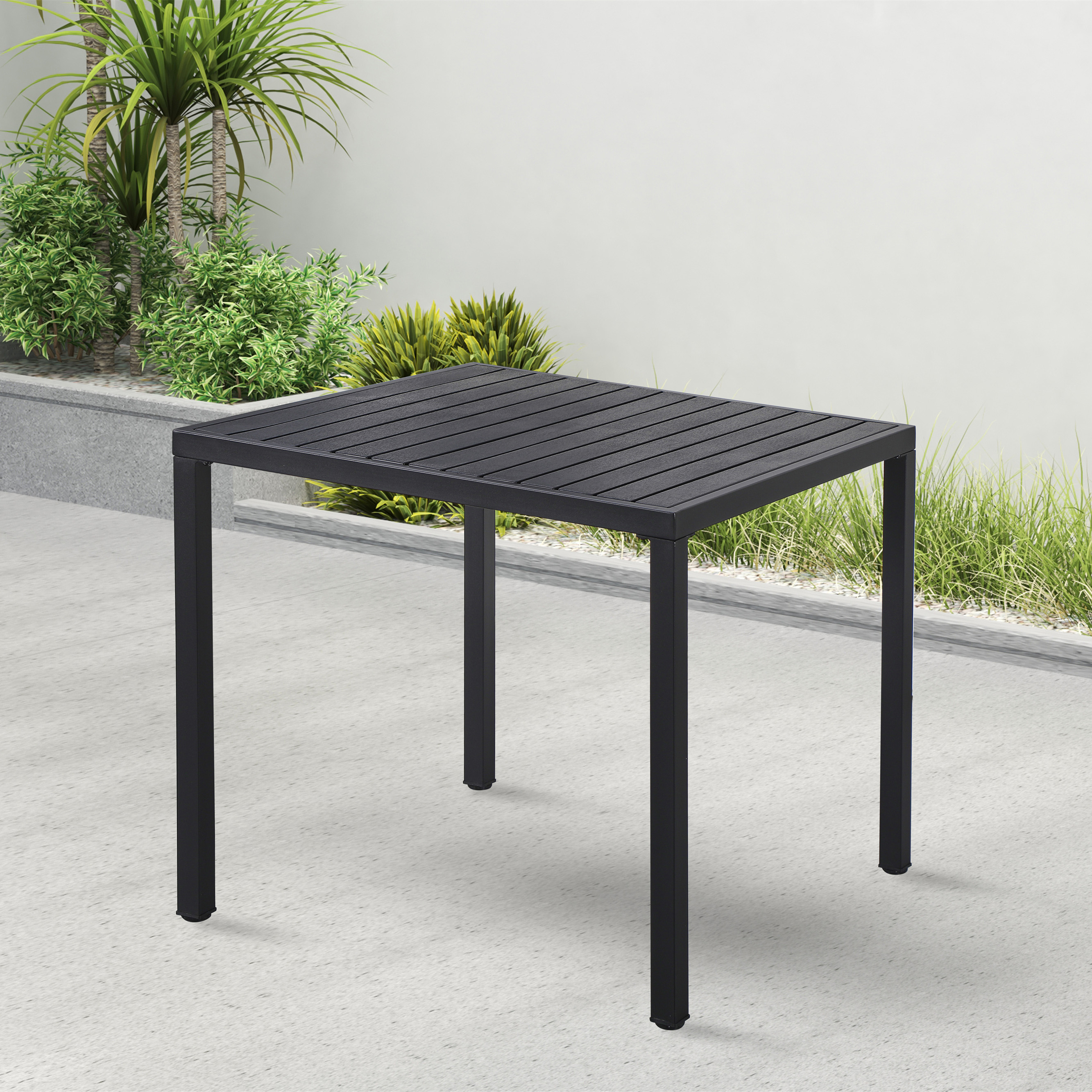 Stół ogrodowy BRIS Black Bjørkka widok boczny w aranżacji
