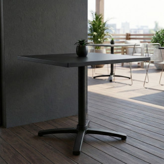 stolik aluminiowy ALVIA GRANO 80 cm przy ścianie boczne ujęcie Bjørkka