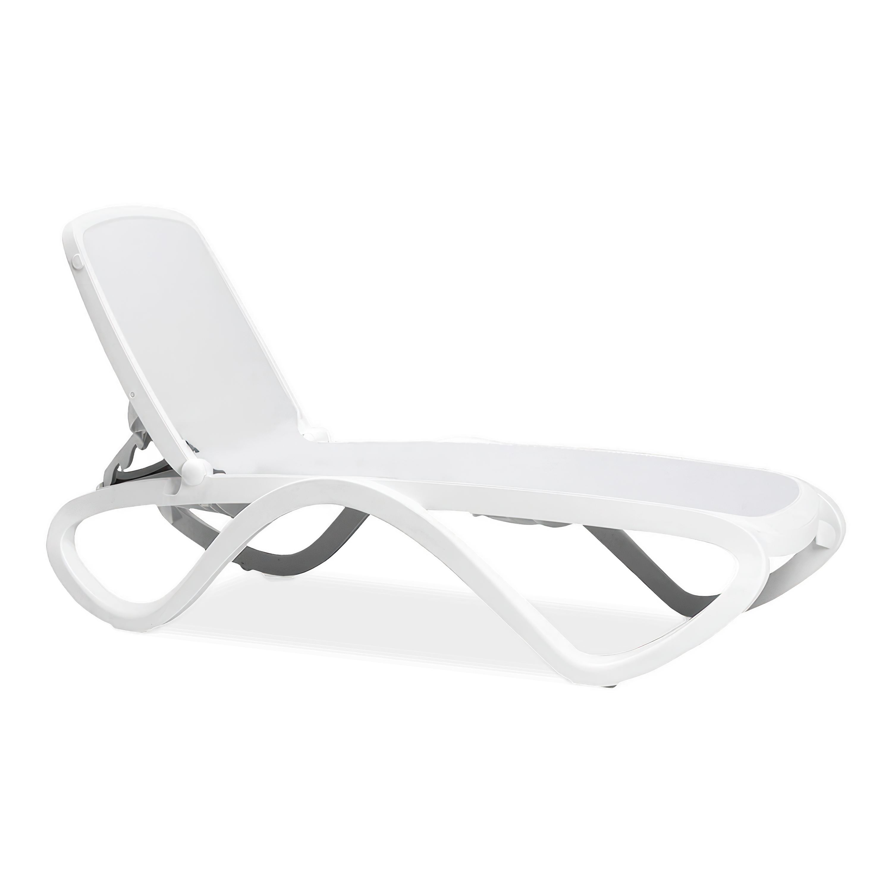 biały leżak ogrodowy z regulowanym oparciem 