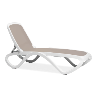 leżak biało brązowy z regulowanym oparciem