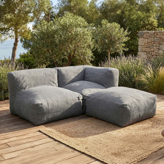 Modułowy narożnik ogrodowy grey w aranżacji tarasu z roślinnością