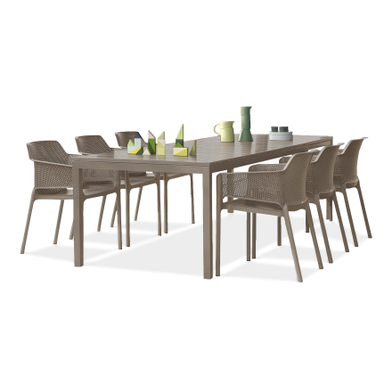 brązowy zestaw krzeseł i stołu na taras