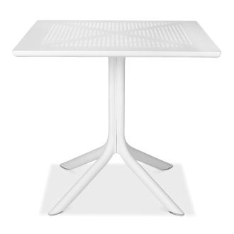 biały stolik ogrodowy na jednej nóżce