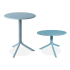 dwa niebieskie stoliki o różnej wielkości