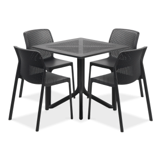 zestaw czarnych krzeseł i kwadratowego stołu