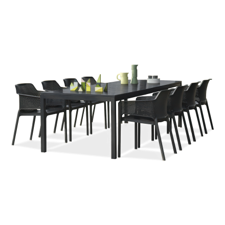 zestaw mebli jadalnianych na taras z krzesłami i stołem