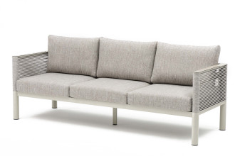 Trzyosobowa sofa ogrodowa GENEVA PREMIUM Melange Grey z jasnoszarymi poduszkami i wykończeniem z plecionej liny