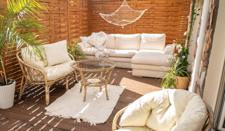 narożnik ogrodowy w ogrodzie w stylu boho 