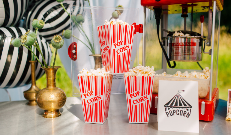 Tematyczne przyjęcie w ogrodzie