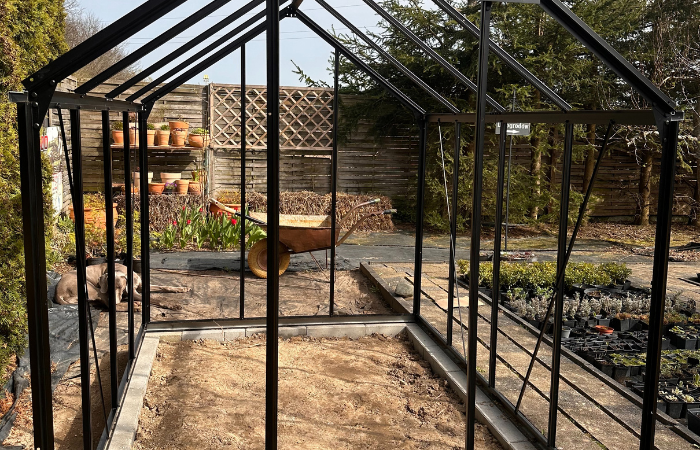 gotowy stelaż szklarni ogrodowej, bez płyt z poliwęglanu 