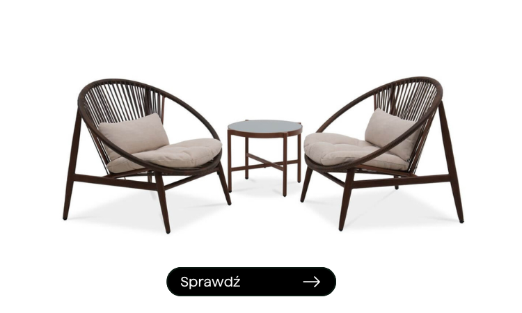 dwa wygodne fotele z poduszkami i stolik kawowy w kolorze brązowym 