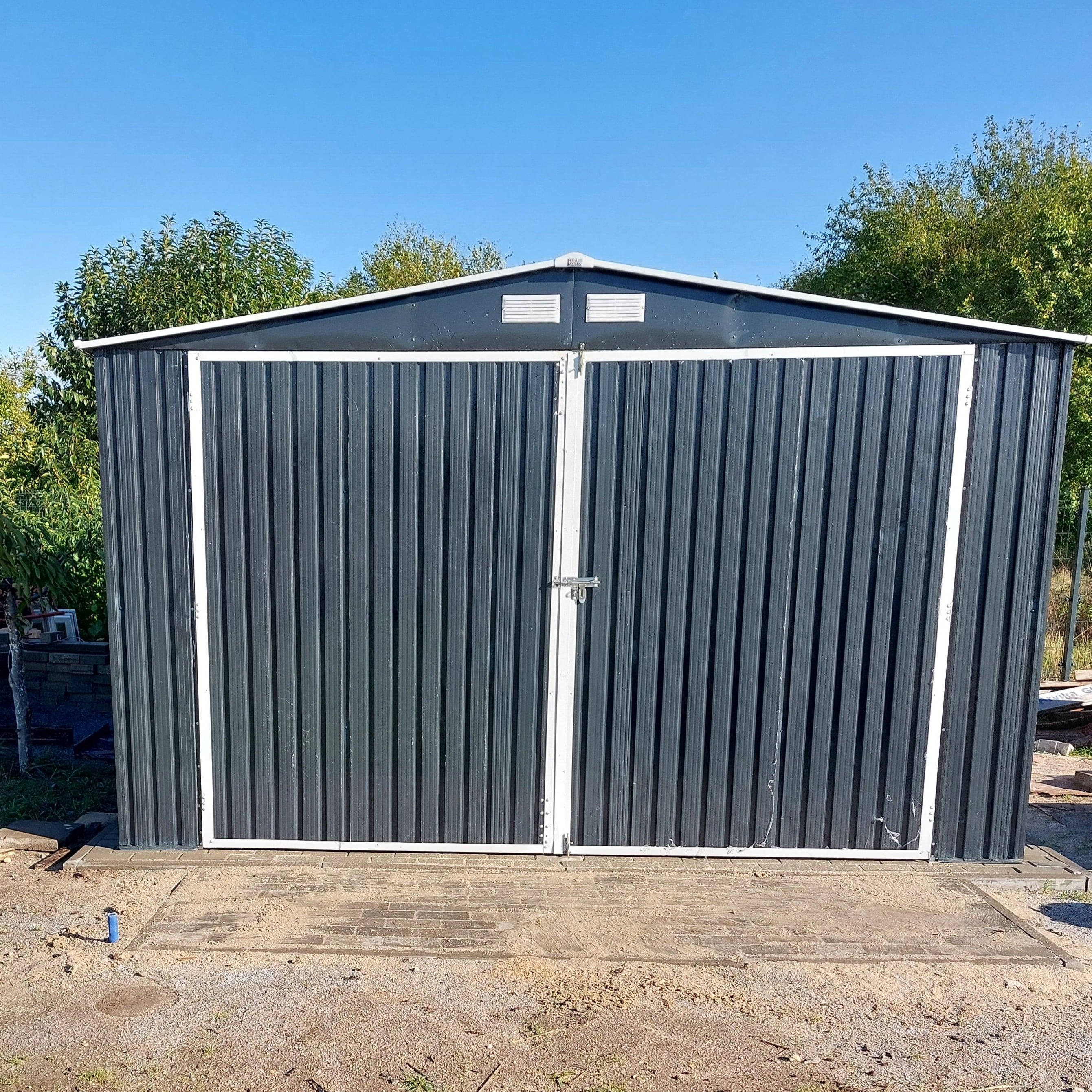 Metalowy garaż Kingston 380x480 Cold Grey - HARDMAISTER zdjęcie realizacji 1