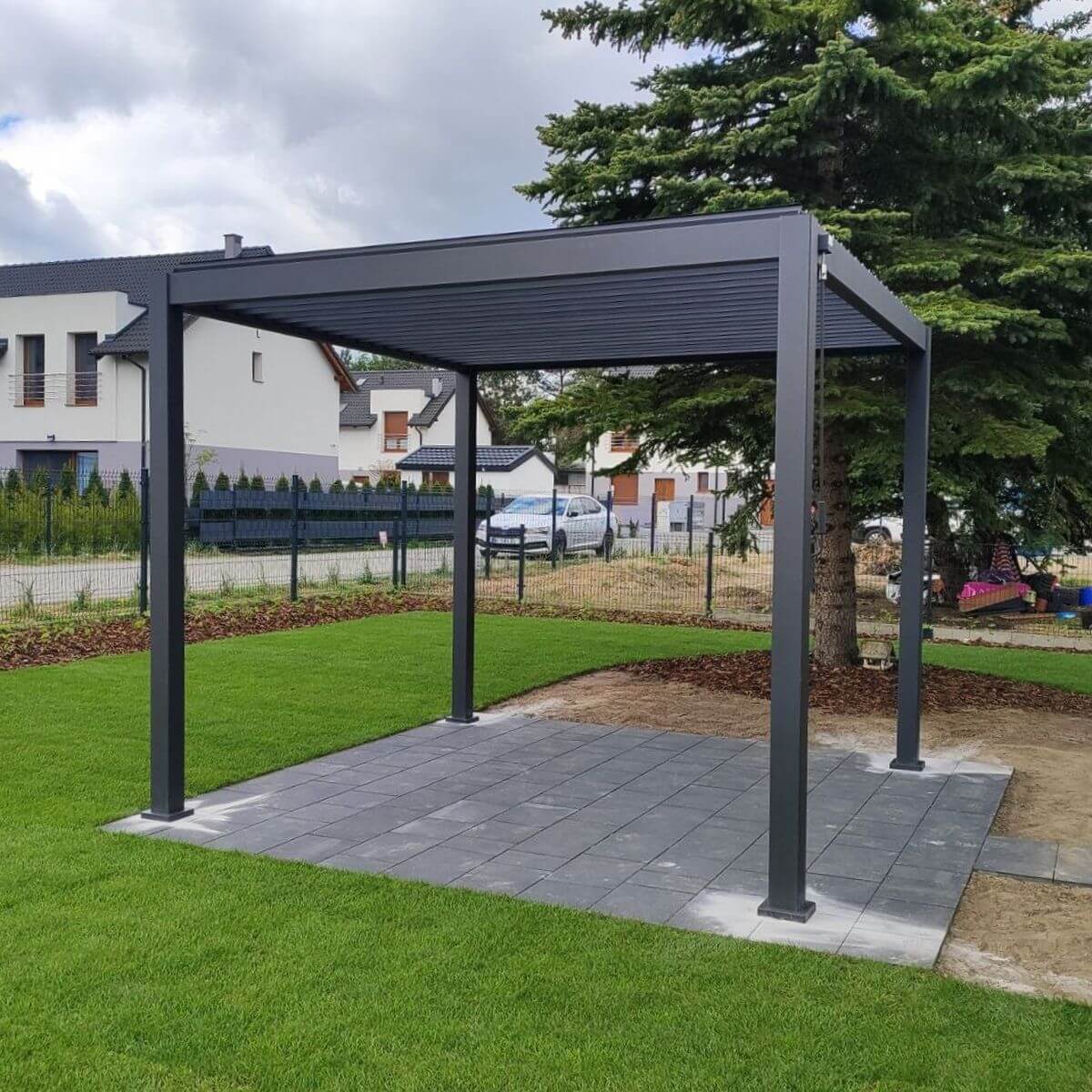 Pergola ogrodowa na taras Premium 3x3 Anthracite - Gutroof zdjęcie realizacji 8