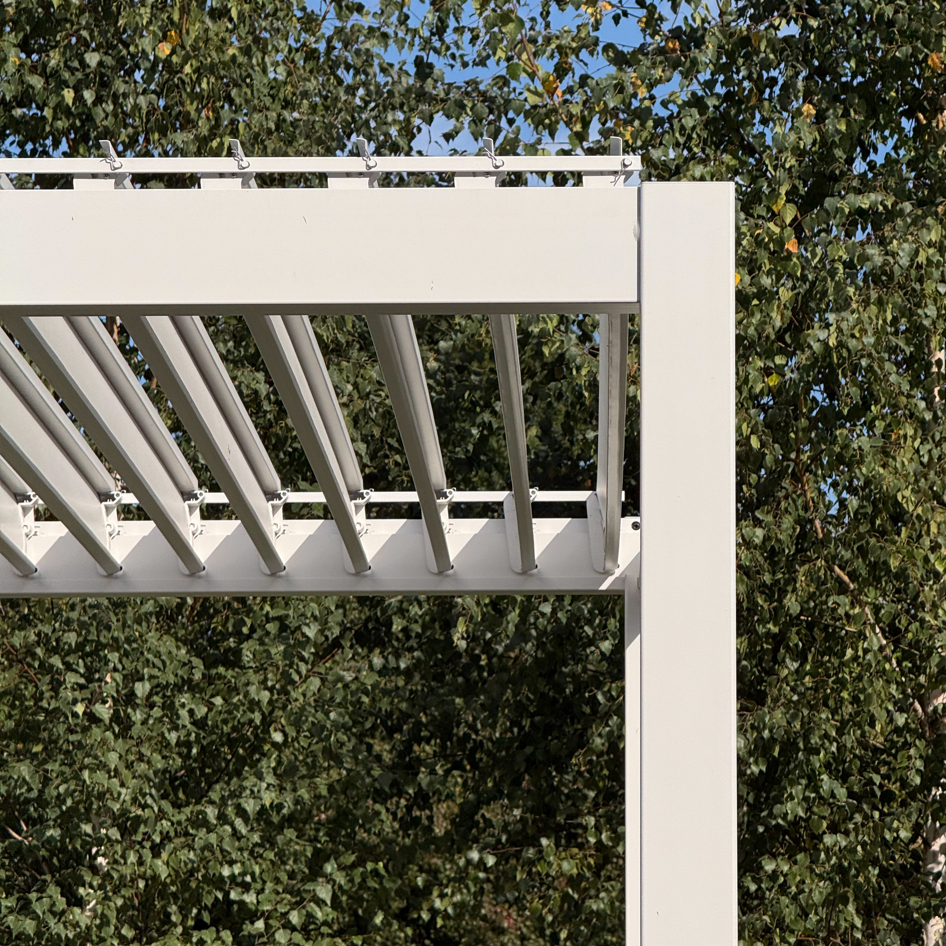 Pergola ogrodowa tarasowa 3x3 Premium White - Gutroof zdjęcie realizacji 6