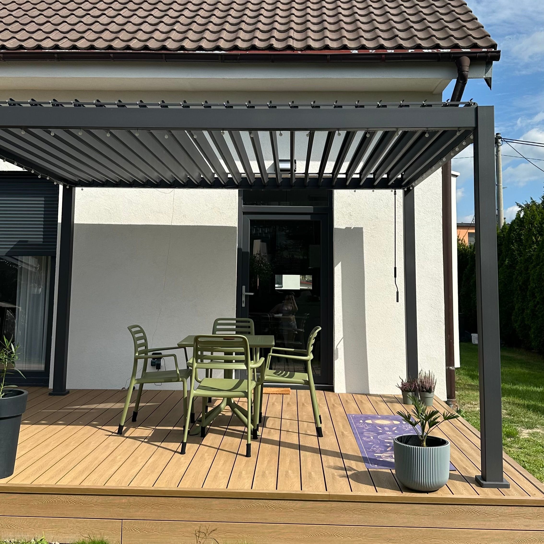 Pergola ogrodowa aluminiowa Premium Anthracite 3x4 - Gutroof zdjęcie realizacji 15