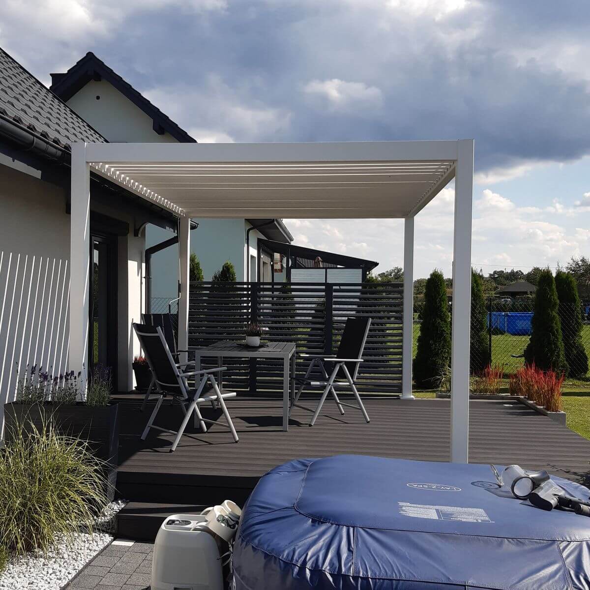 Pergola tarasowa ogrodowa 3x4 Premium White - Gutroof zdjęcie realizacji 5