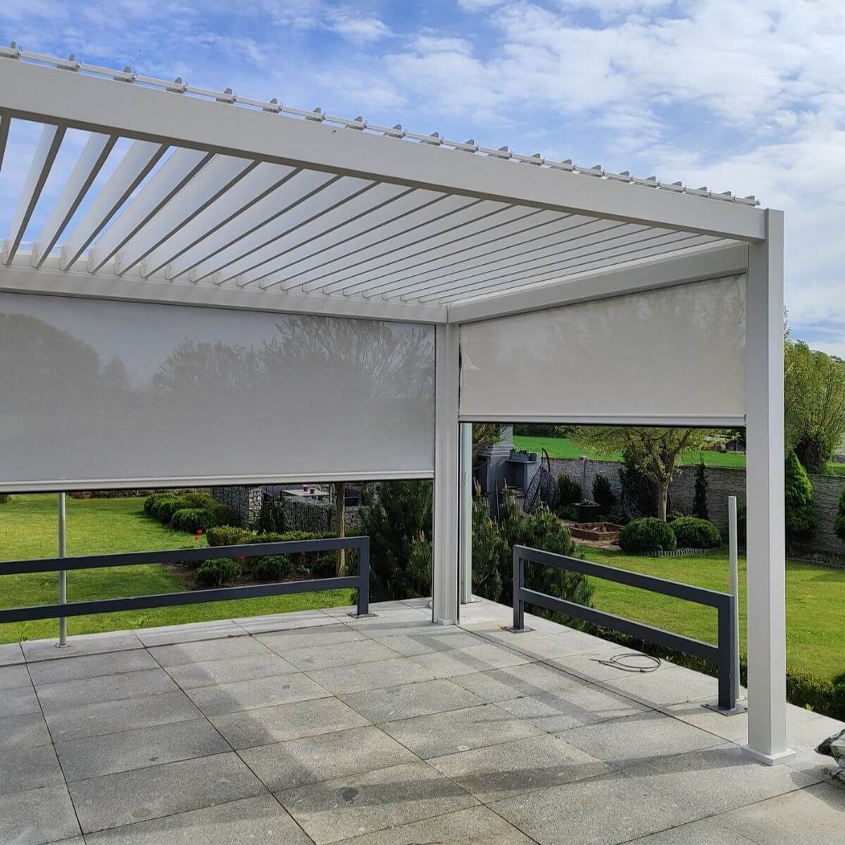 Pergola tarasowa ogrodowa 3x4 Premium White - Gutroof zdjęcie realizacji 8
