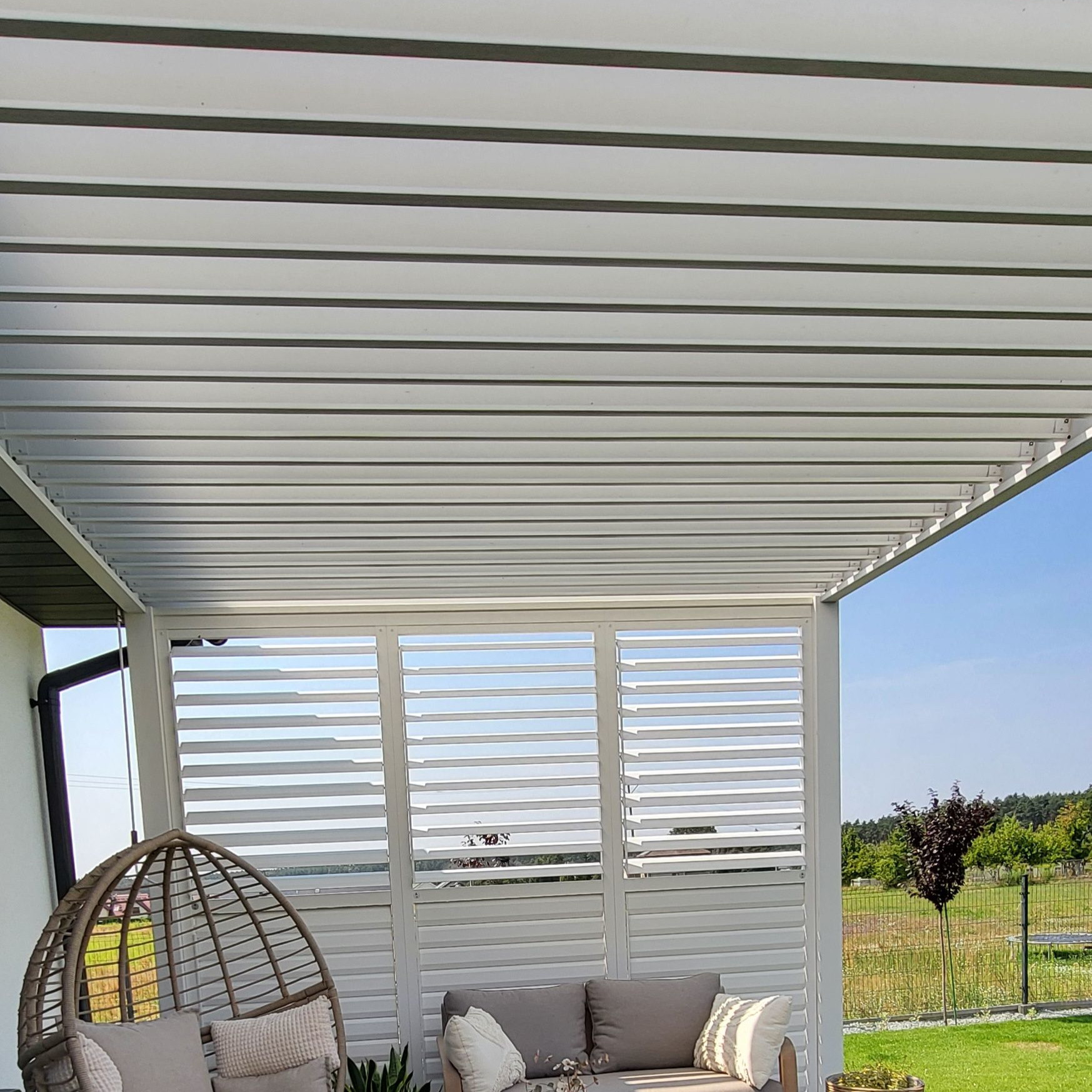Pergola tarasowa ogrodowa 3x4 Premium White - Gutroof zdjęcie realizacji 10