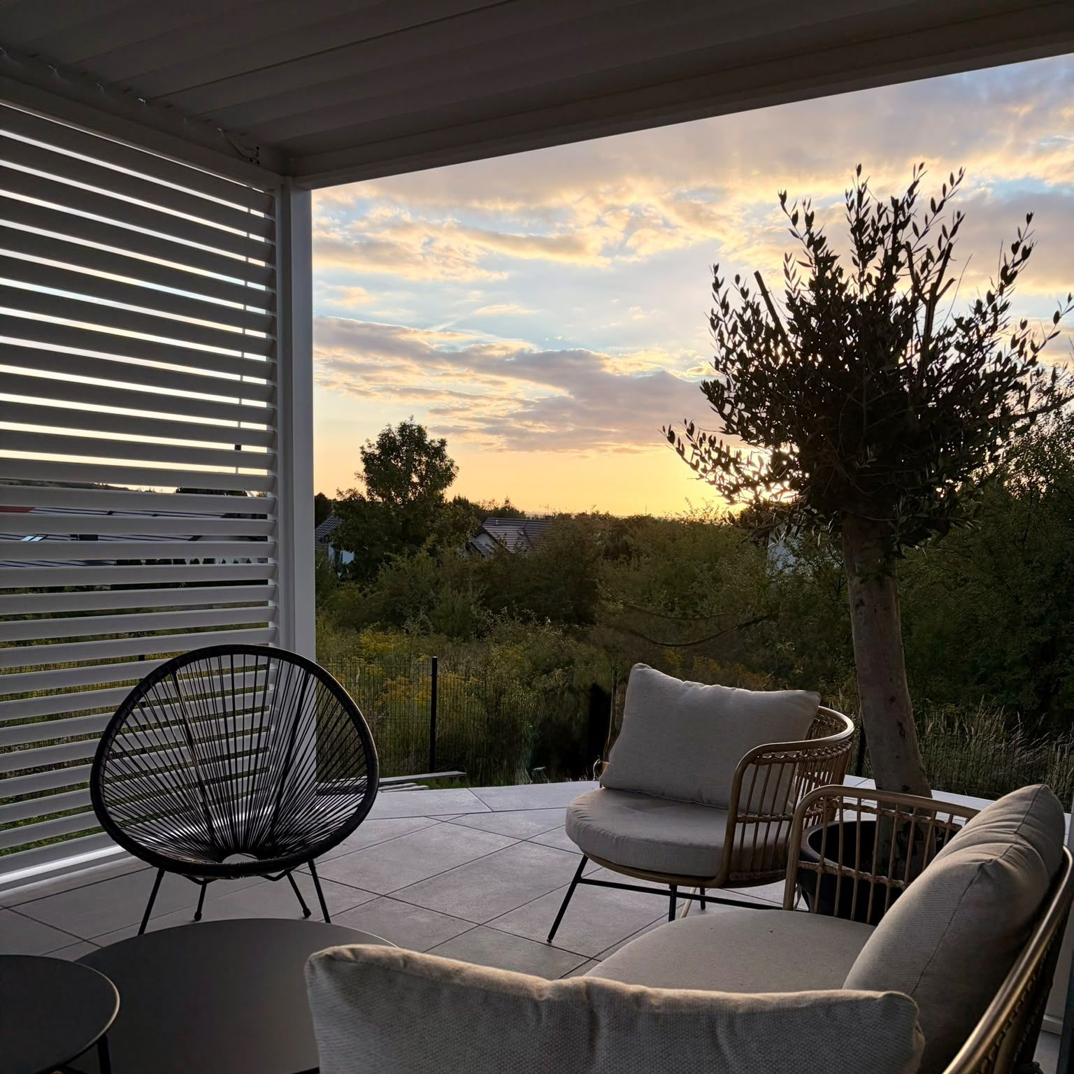 Pergola tarasowa ogrodowa 3x4 Premium White - Gutroof zdjęcie realizacji 12