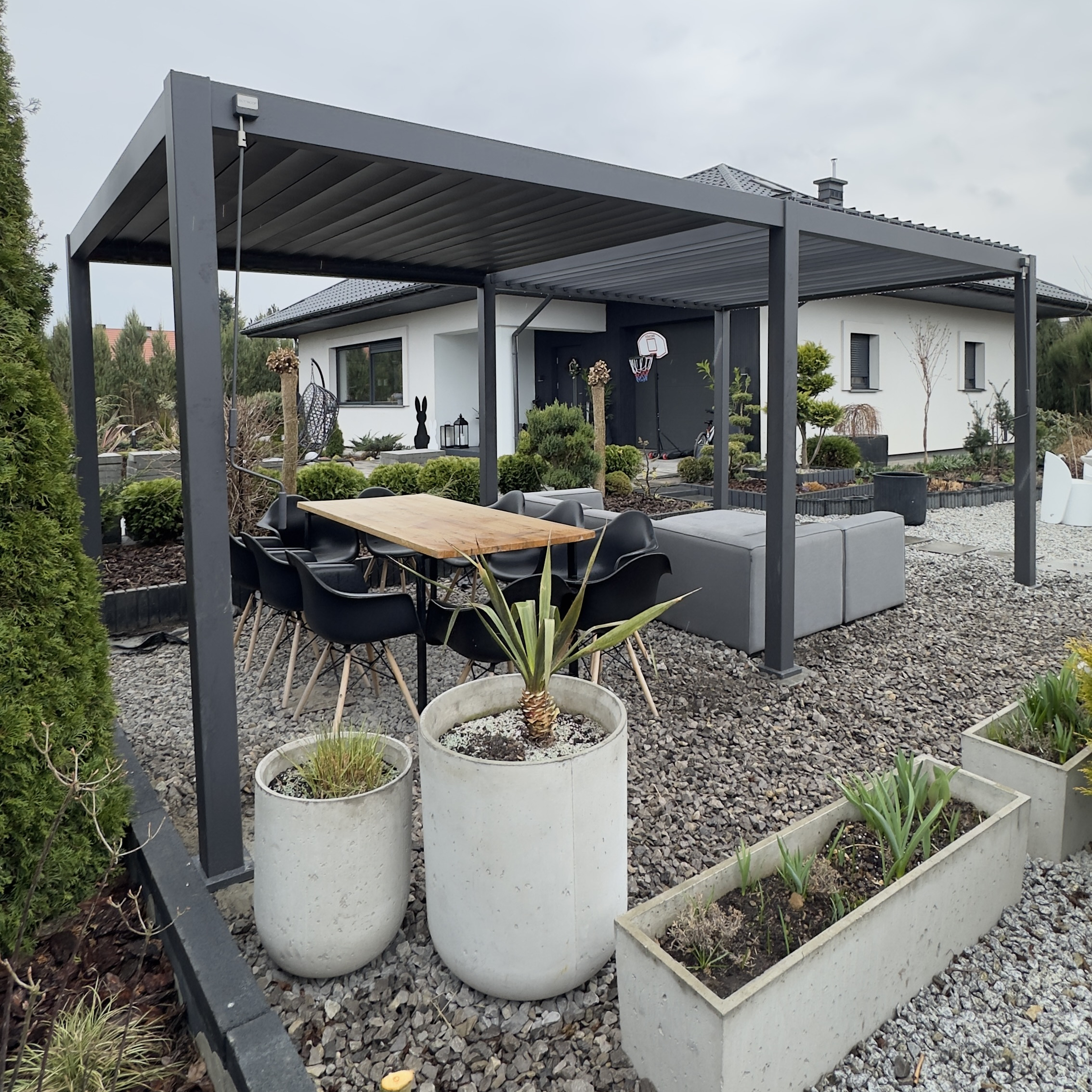 Pergola tarasowa Premium Anthracite 3x6 - Gutroof zdjęcie realizacji 2