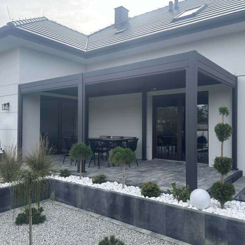 Pergola tarasowa Premium Anthracite 3x6 - Gutroof zdjęcie realizacji 6