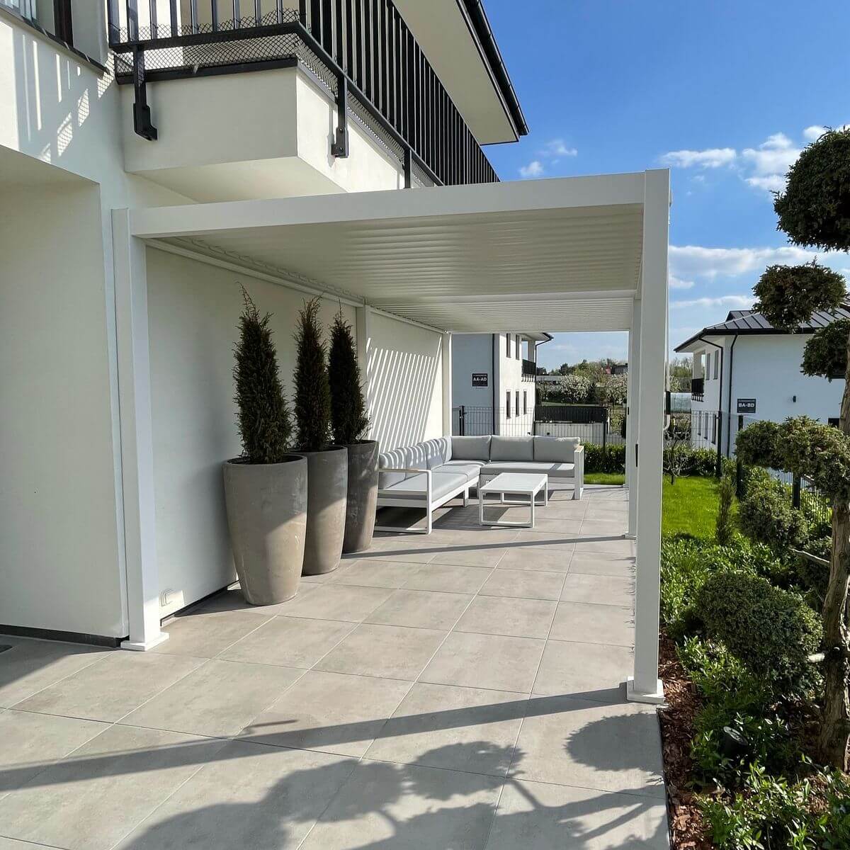 Solidna pergola tarasowa 3x6 Premium White - GUTROOF zdjęcie realizacji 7