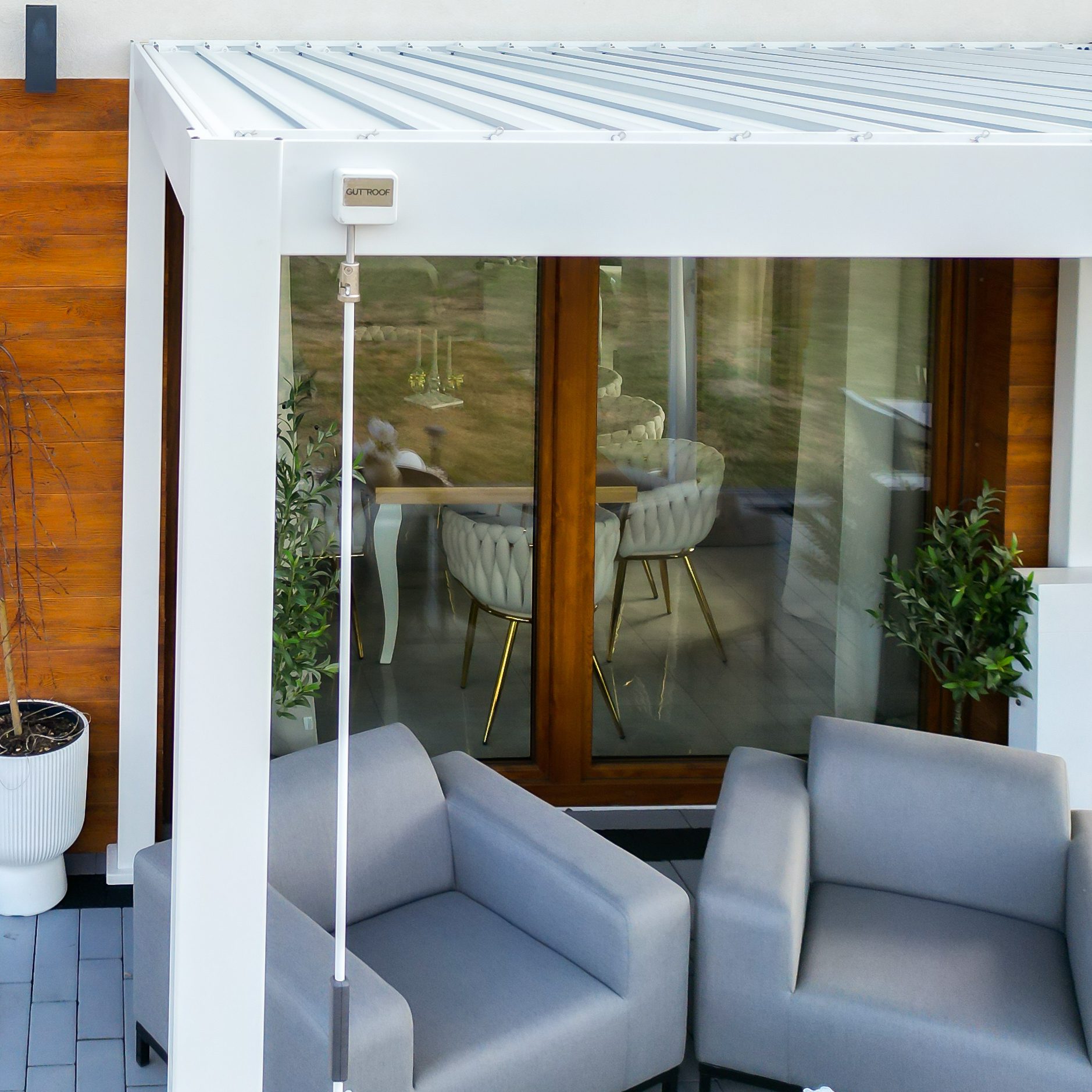 Solidna pergola tarasowa 3x6 Premium White - GUTROOF zdjęcie realizacji 9